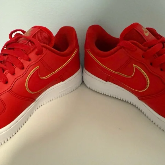 NEW-Nike Air Force 1 Red with Gold Details- NEVER WORN size 6.5 - Picture 9 of 13
